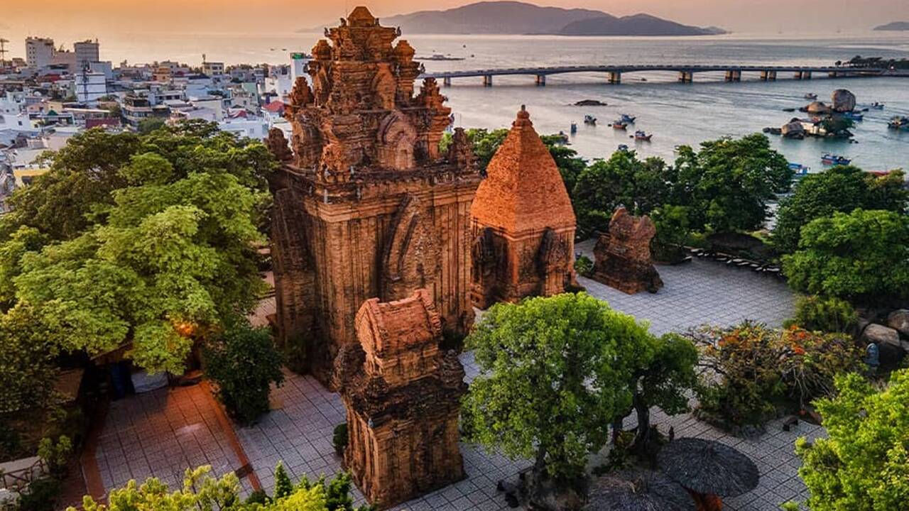 Du lịch Tháp Bà Ponagar