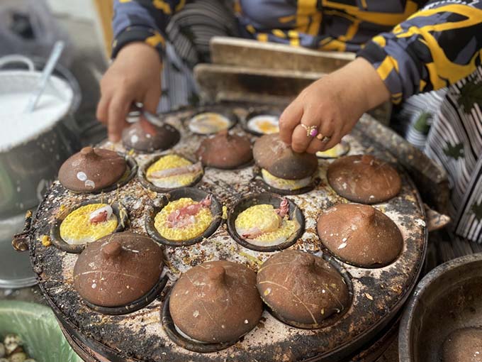 Bánh Căn Nha Trang topping mực